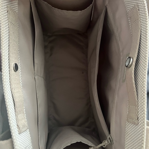lululemon athletica Cream and Tan Tote Bag - Picture 3 of 5